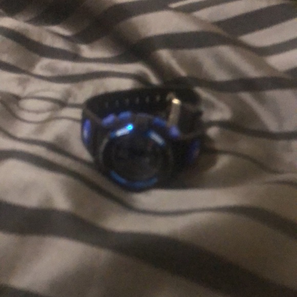 Items - Picture 4 of 4